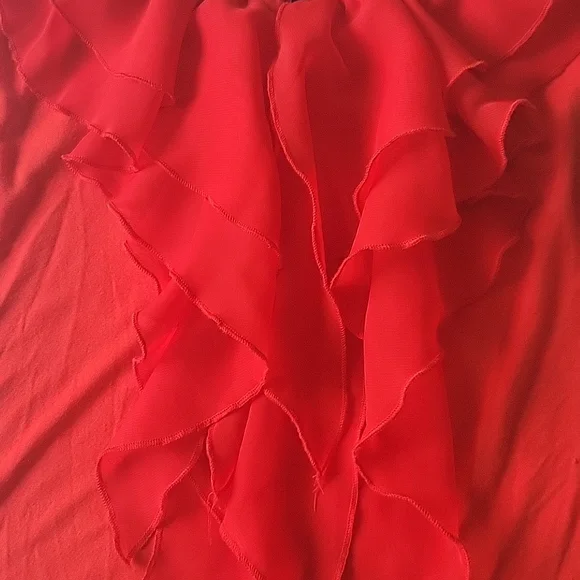 Seduction Ruffled Front Tank Top - Picture 4 of 5